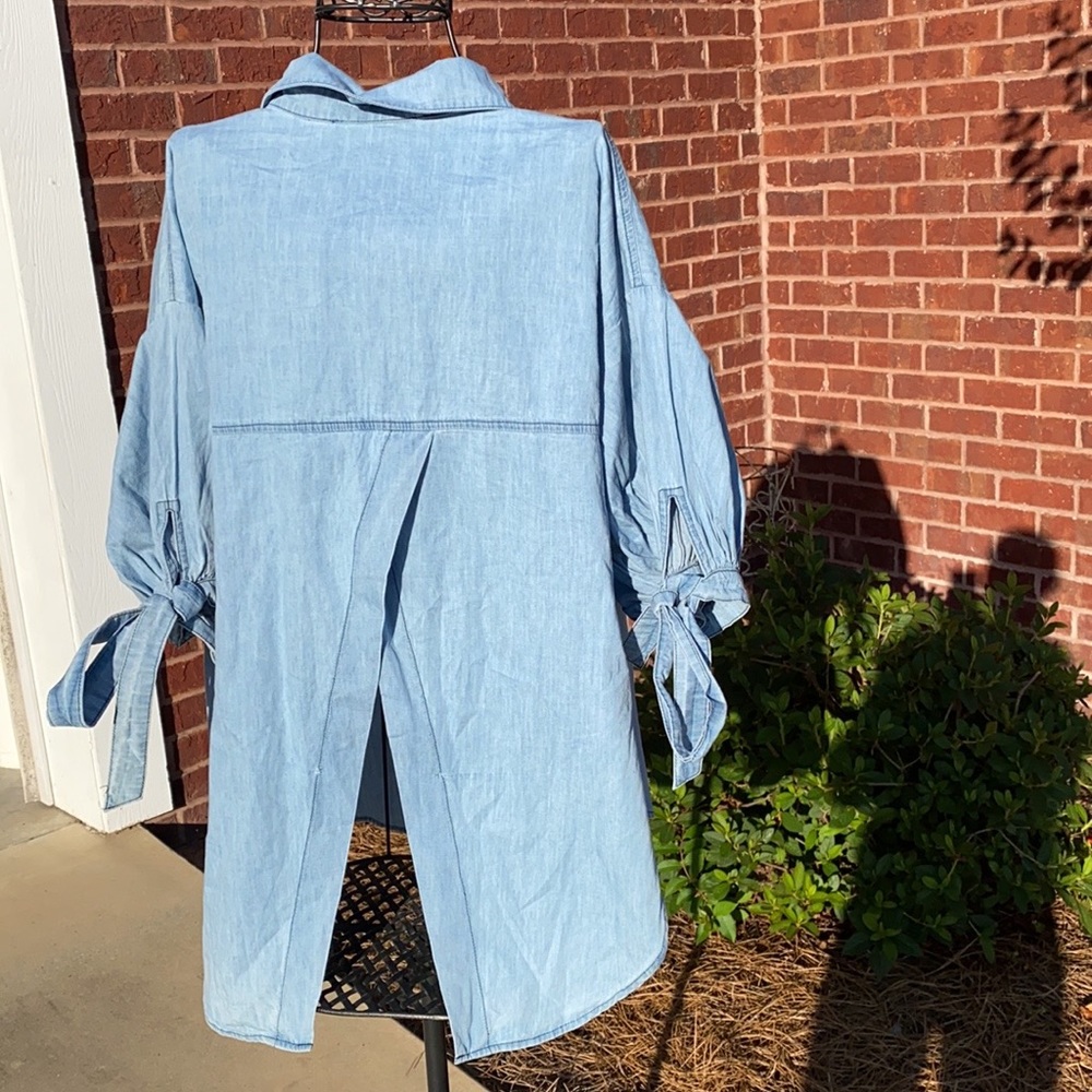 NWT Karlie puff sleeve jean top large